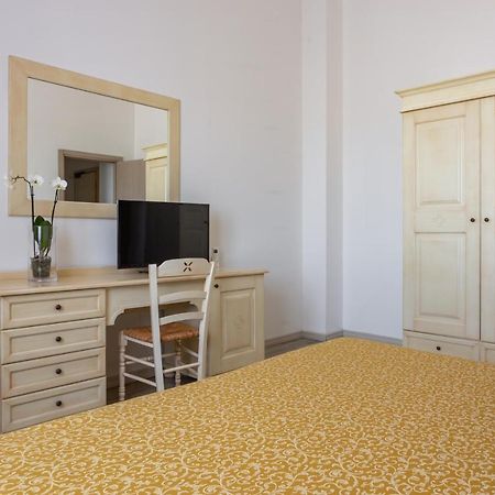 Rodia Inn Ористано Экстерьер фото