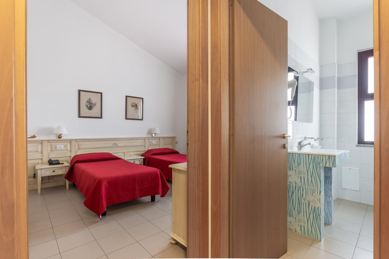 Rodia Inn Ористано Экстерьер фото