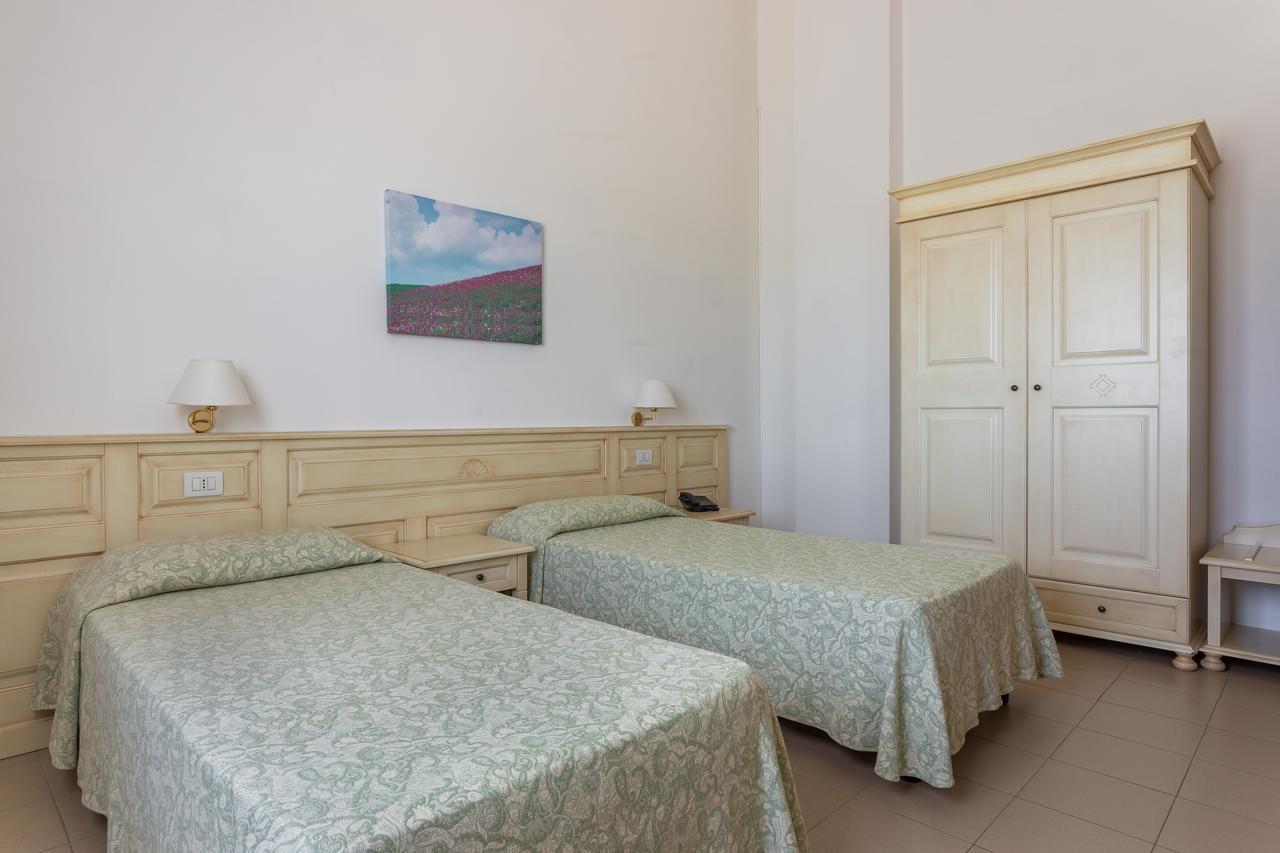 Rodia Inn Ористано Экстерьер фото