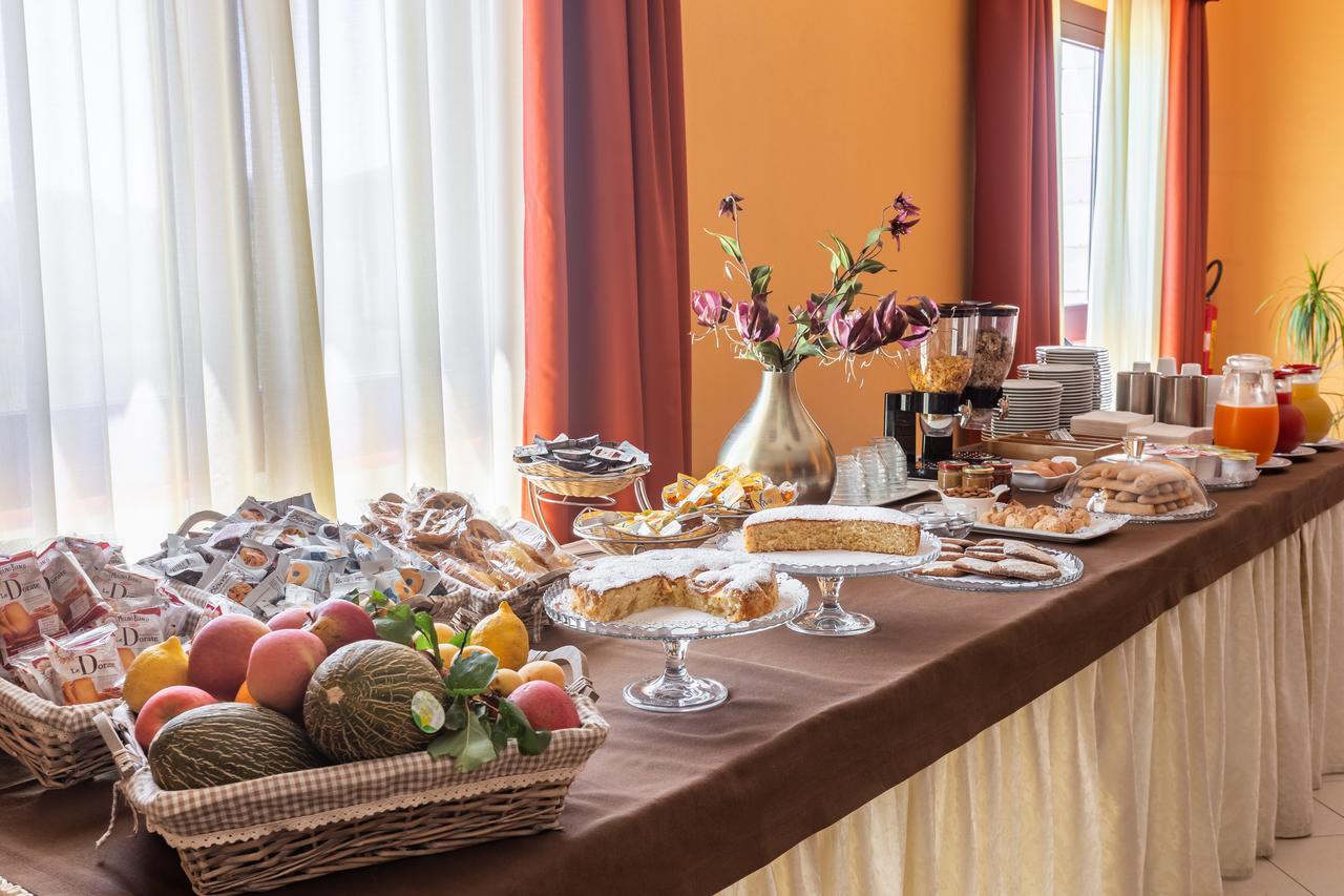 Rodia Inn Ористано Экстерьер фото