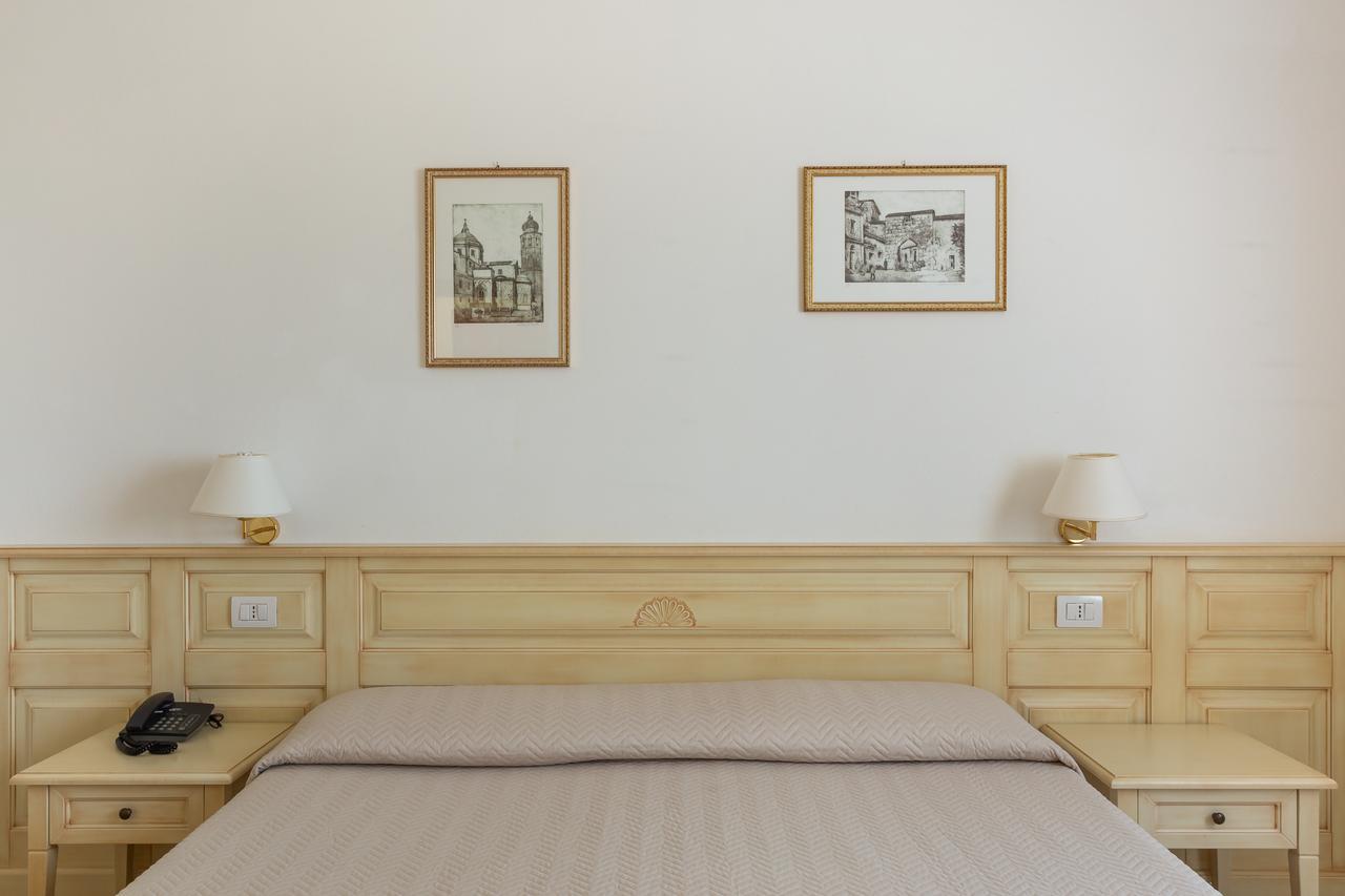 Rodia Inn Ористано Экстерьер фото