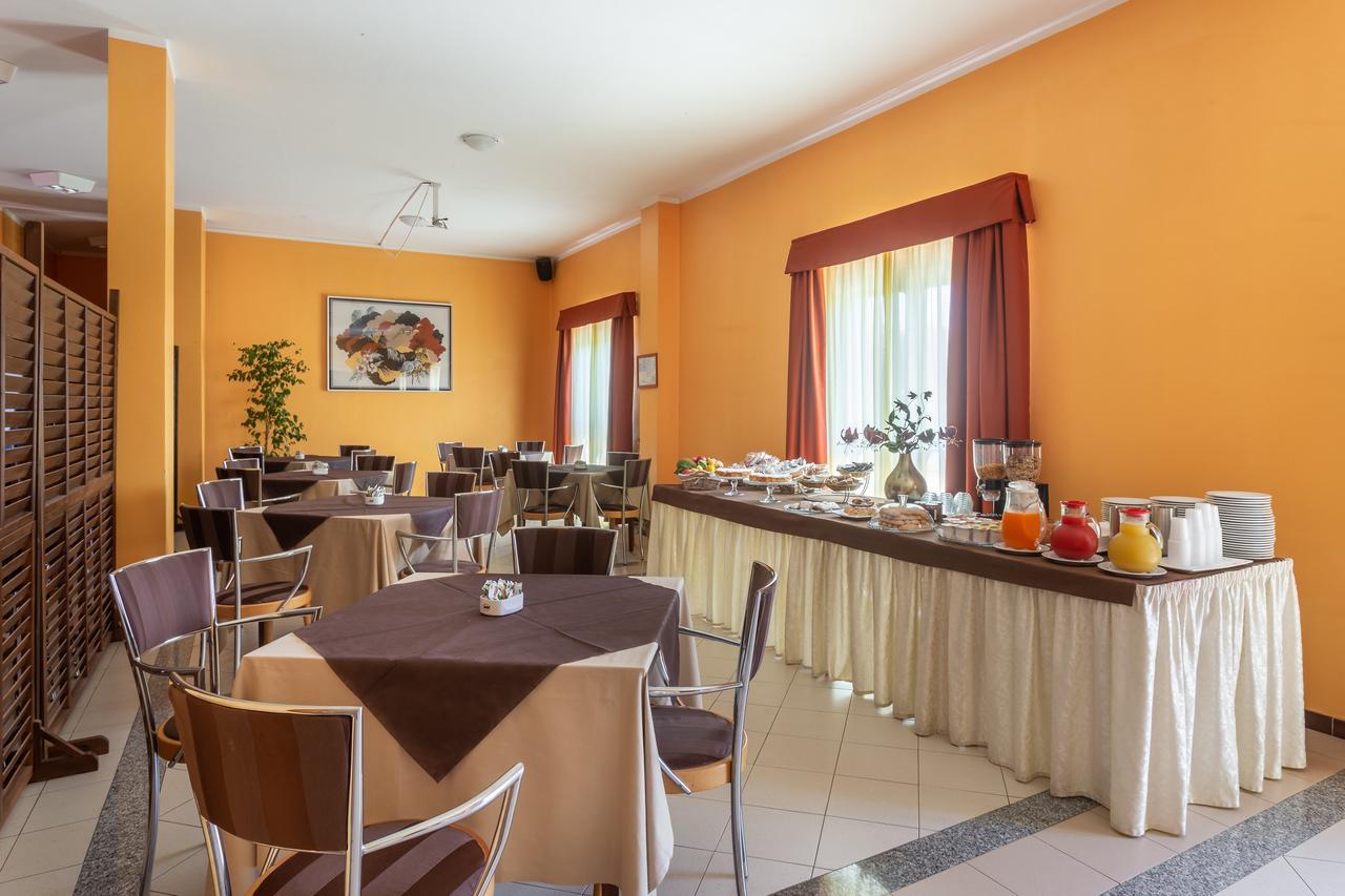 Rodia Inn Ористано Экстерьер фото