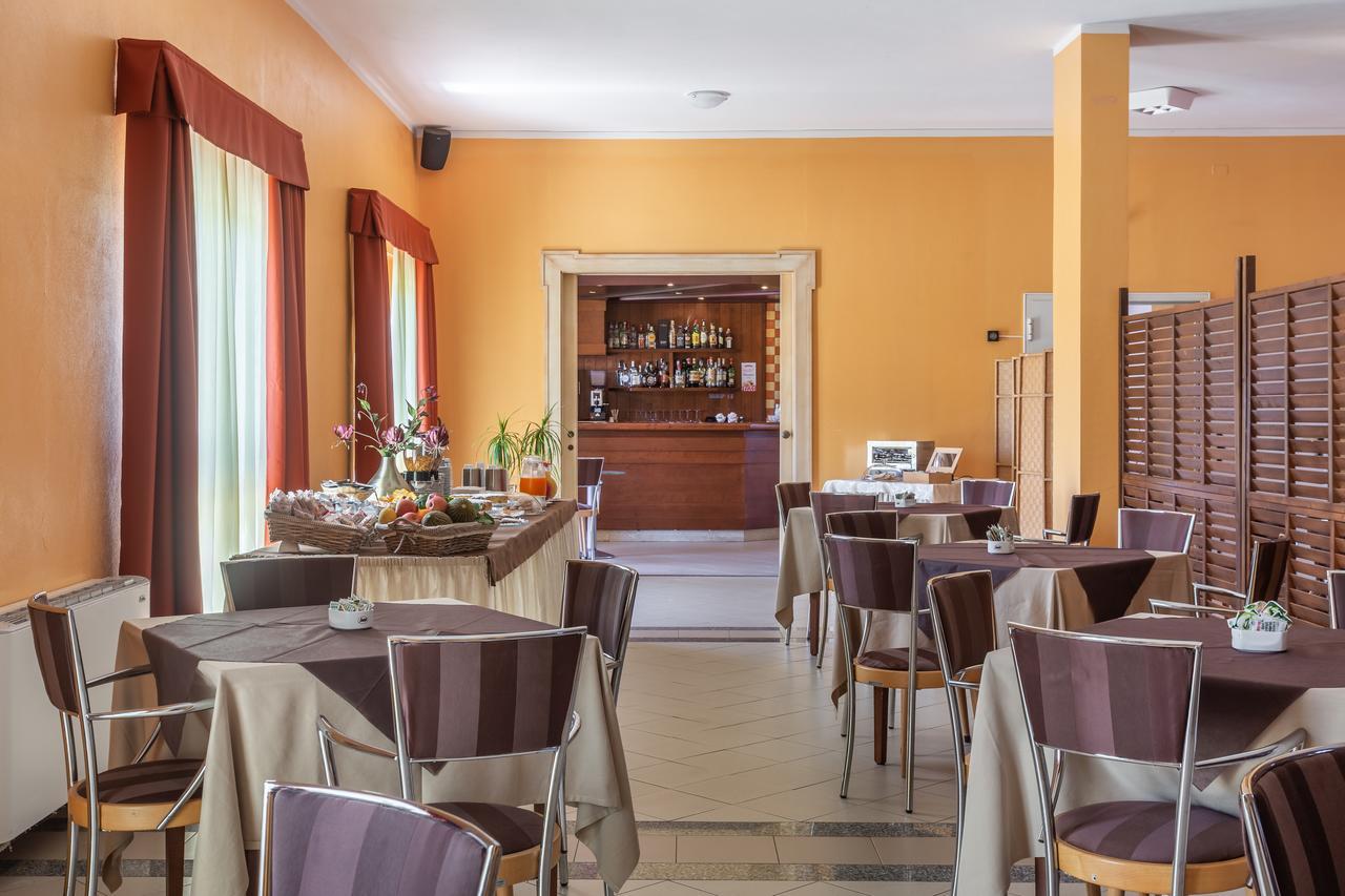 Rodia Inn Ористано Экстерьер фото